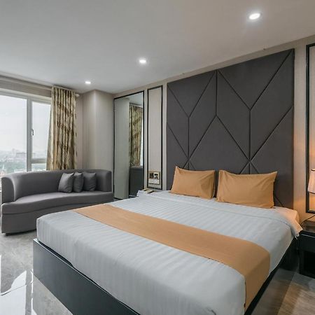 Cozrum Lux - The Arrivals Hotel Ho Chi Minh City Exterior photo