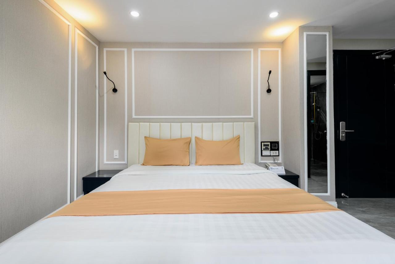 Cozrum Lux - The Arrivals Hotel Ho Chi Minh City Exterior photo